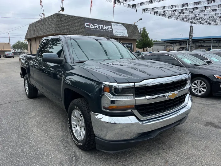 GRAY, 2018 CHEVROLET SILVERADO 1500 DOUBLE CAB Image 4