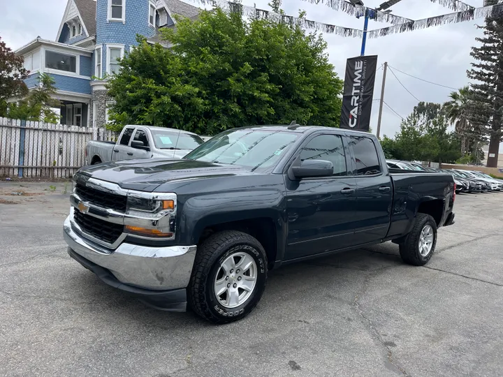 GRAY, 2018 CHEVROLET SILVERADO 1500 DOUBLE CAB Image 9