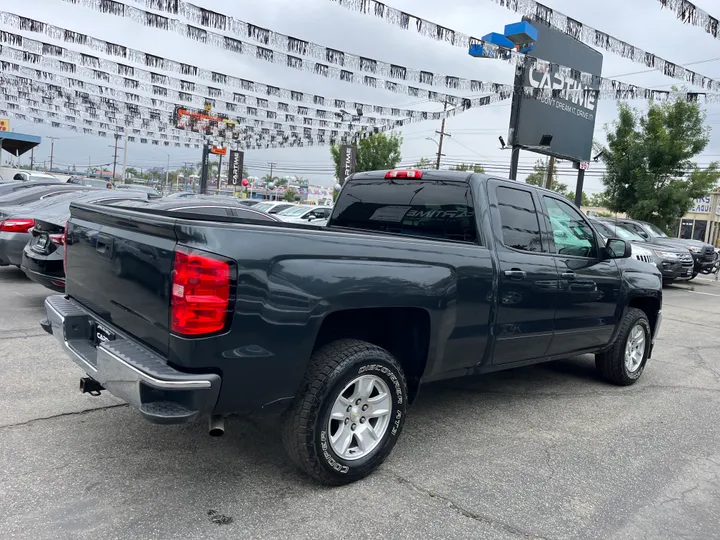 GRAY, 2018 CHEVROLET SILVERADO 1500 DOUBLE CAB Image 10