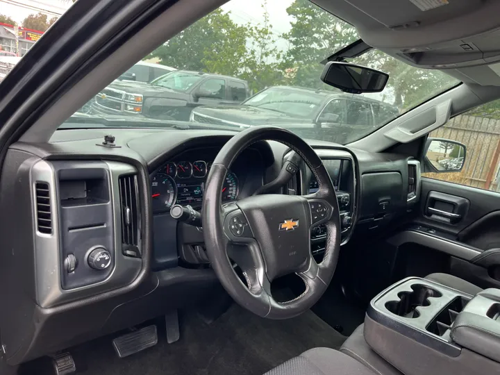 GRAY, 2018 CHEVROLET SILVERADO 1500 DOUBLE CAB Image 25