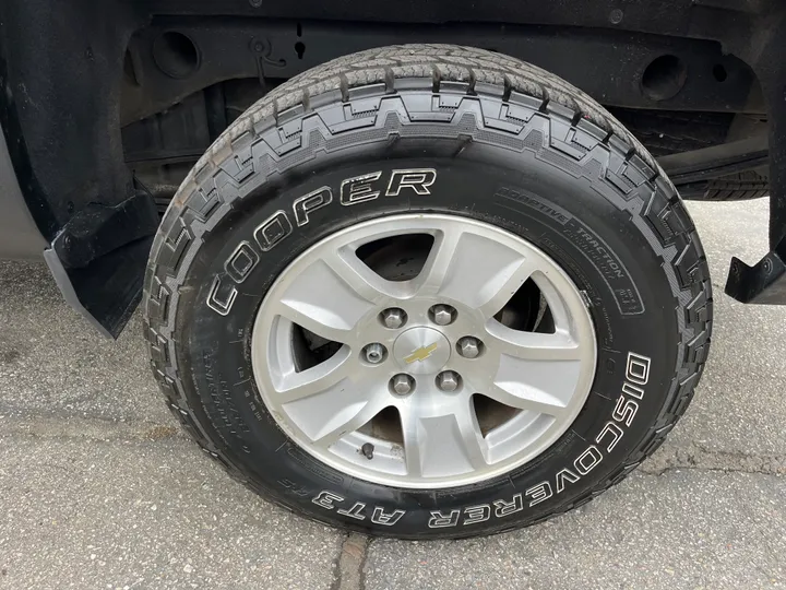 GRAY, 2018 CHEVROLET SILVERADO 1500 DOUBLE CAB Image 43