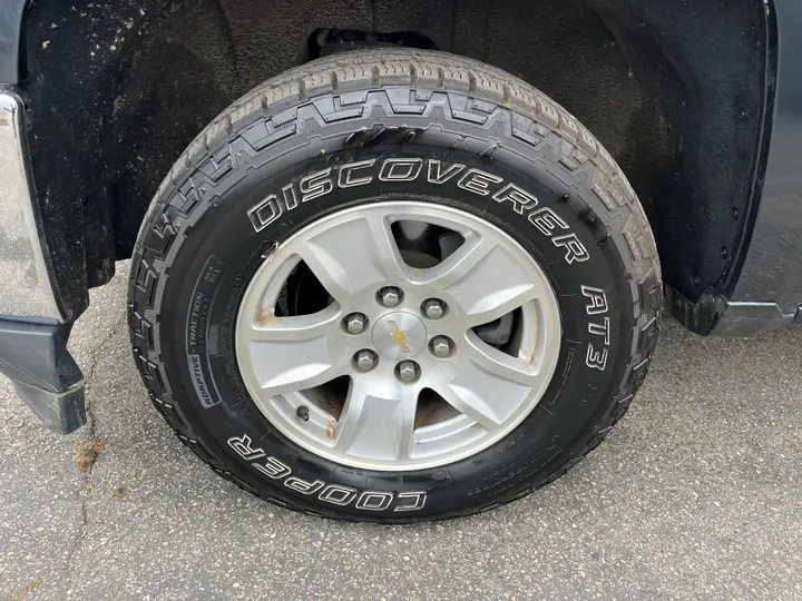 GRAY, 2018 CHEVROLET SILVERADO 1500 DOUBLE CAB Image 44