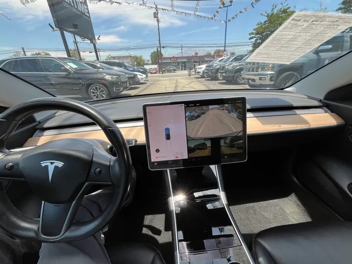 BLUE, 2019 TESLA MODEL 3 MID RANGE Image 38