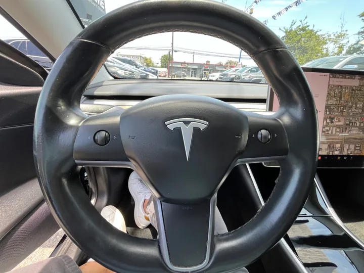 BLUE, 2019 TESLA MODEL 3 MID RANGE Image 48