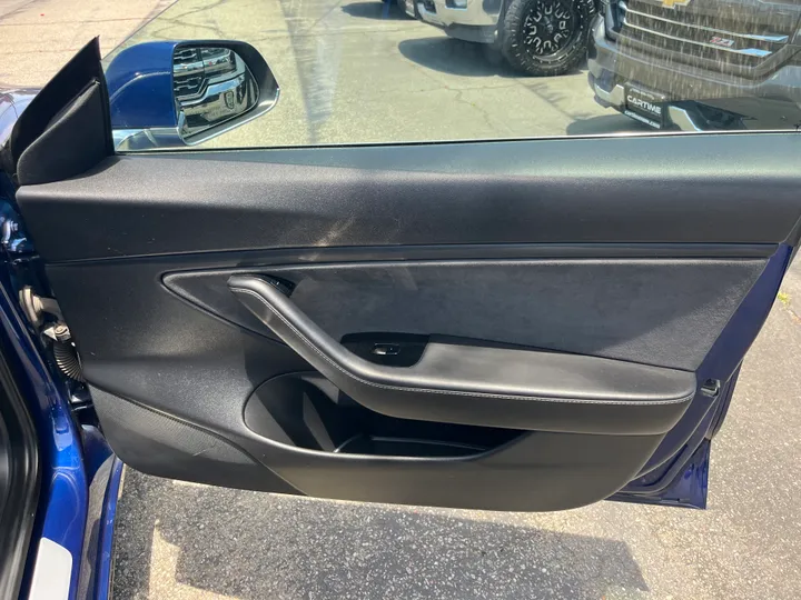 BLUE, 2019 TESLA MODEL 3 MID RANGE Image 53