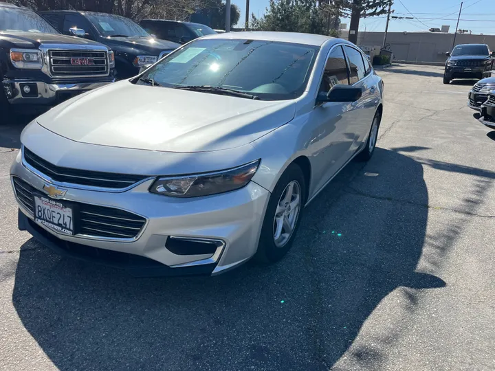 SILVER, 2018 CHEVROLET MALIBU Image 6