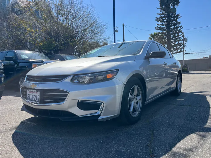 SILVER, 2018 CHEVROLET MALIBU Image 8