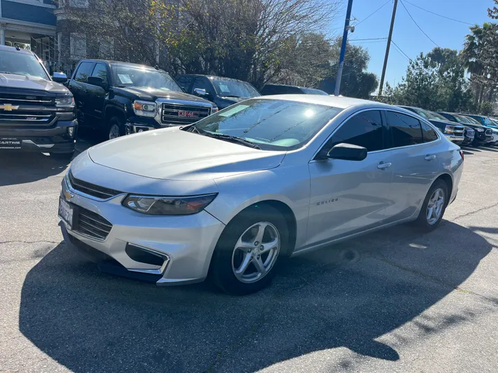 SILVER, 2018 CHEVROLET MALIBU Image 9