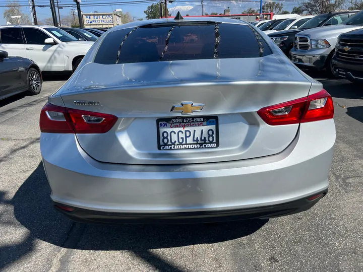 SILVER, 2018 CHEVROLET MALIBU Image 18