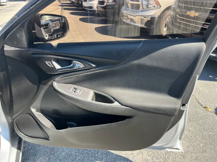 SILVER, 2018 CHEVROLET MALIBU Image 45