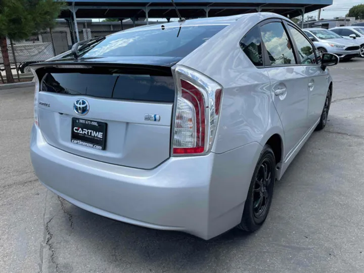 SILVER, 2015 TOYOTA PRIUS THREE Image 11