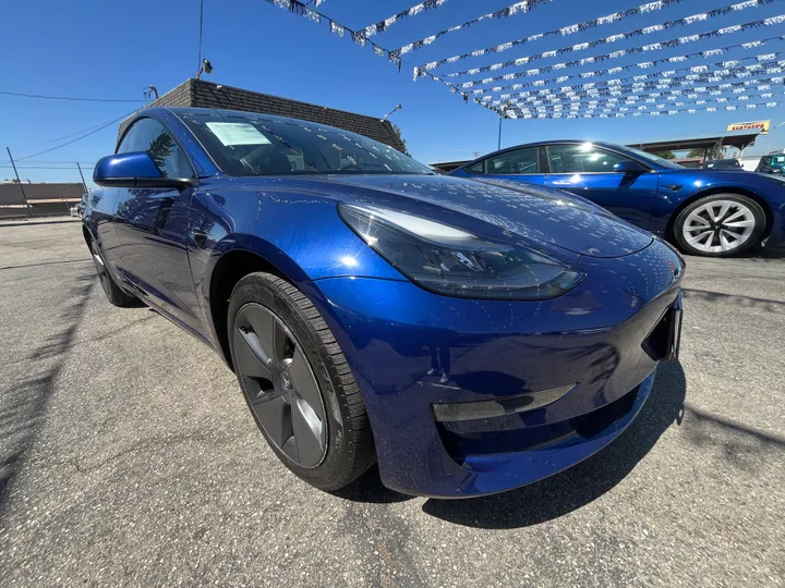 BLUE, 2023 TESLA MODEL 3 Image 20