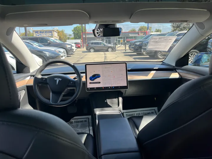 BLUE, 2023 TESLA MODEL 3 Image 33