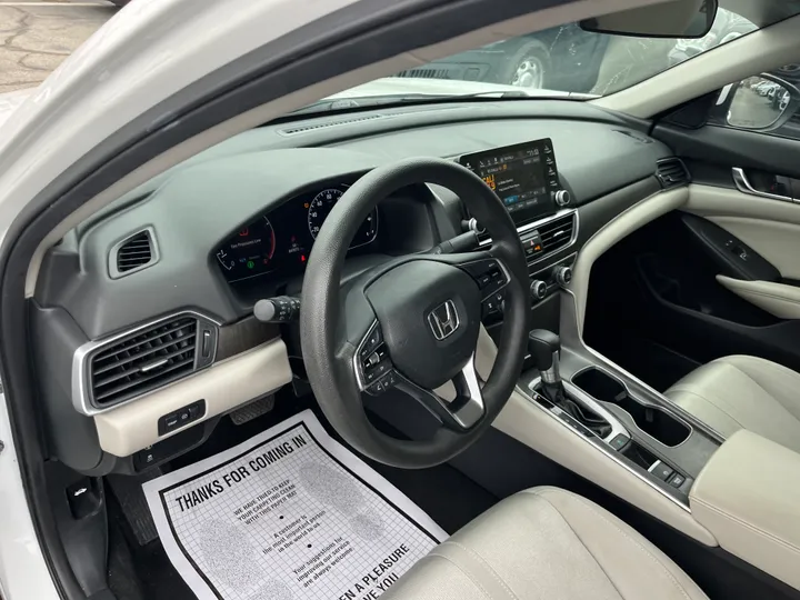 WHITE, 2019 HONDA ACCORD Image 29