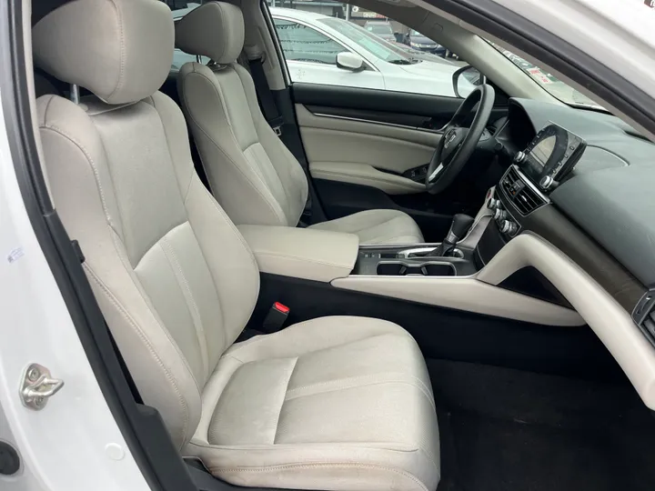 WHITE, 2019 HONDA ACCORD Image 37