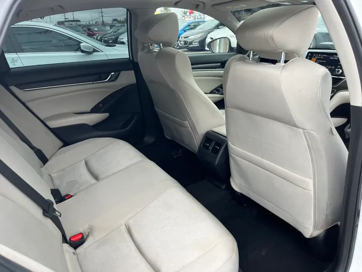 WHITE, 2019 HONDA ACCORD Image 43