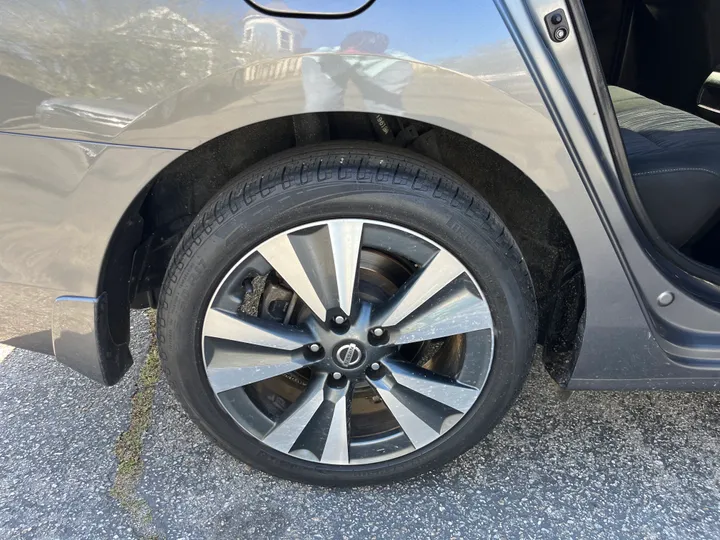 GRAY, 2019 NISSAN SENTRA SV Image 42