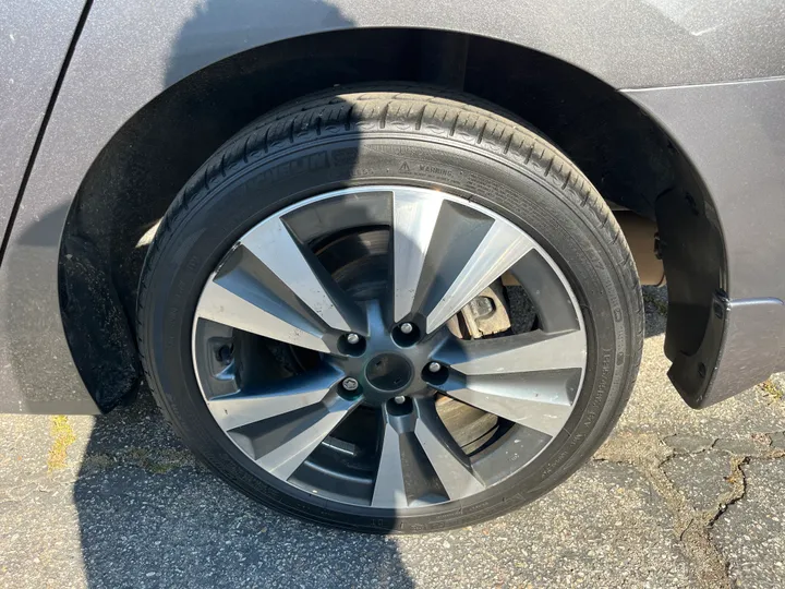 GRAY, 2019 NISSAN SENTRA Image 45