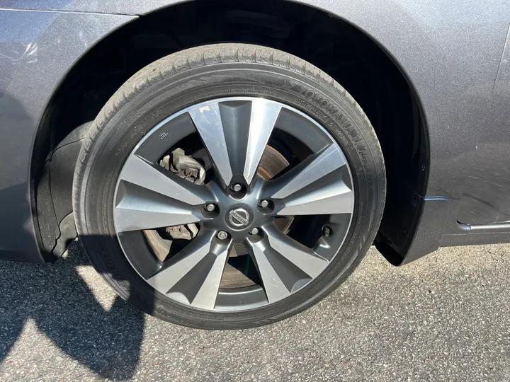 GRAY, 2019 NISSAN SENTRA SV Image 46