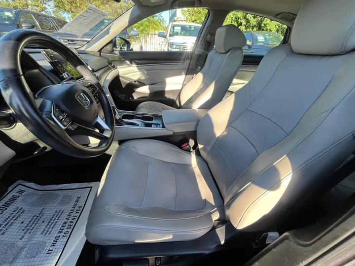 GRAY, 2018 HONDA ACCORD EX-L Image 33