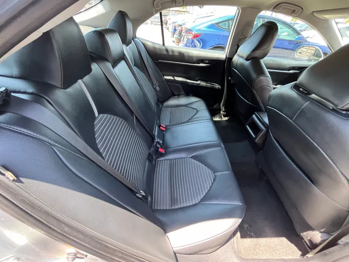 SILVER, 2019 TOYOTA CAMRY SE Image 56