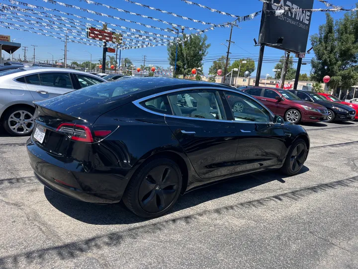 BLACK, 2019 TESLA MODEL 3 Image 10