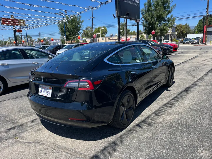 BLACK, 2019 TESLA MODEL 3 Image 11