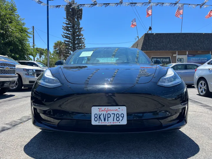 BLACK, 2019 TESLA MODEL 3 Image 12