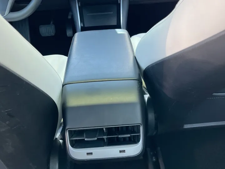 BLACK, 2019 TESLA MODEL 3 Image 19