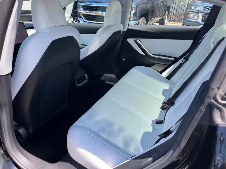 BLACK, 2019 TESLA MODEL 3 Image 21