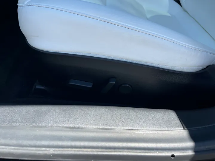 BLACK, 2019 TESLA MODEL 3 Image 22