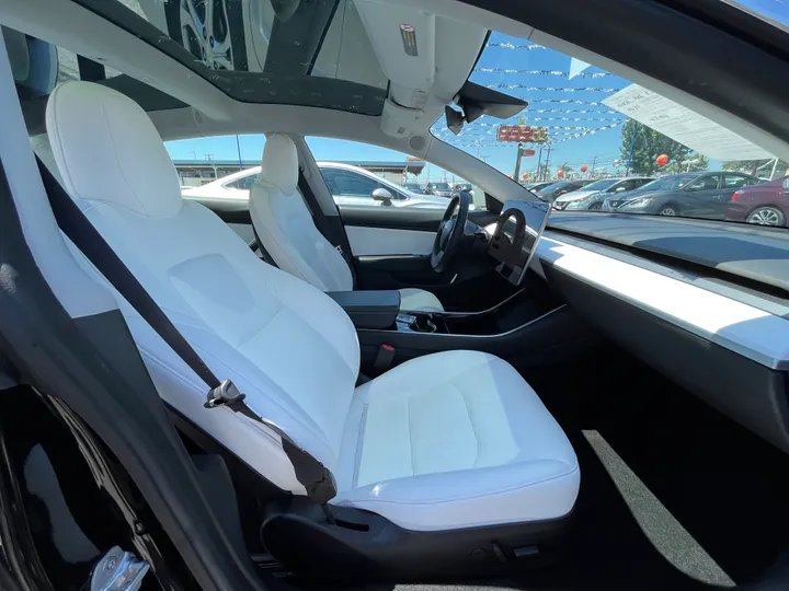 BLACK, 2019 TESLA MODEL 3 Image 47