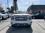 WHITE, 2015 CHEVROLET SILVERADO 1500 CREW CAB Z71 LTZ 4WD Thumnail Image 5