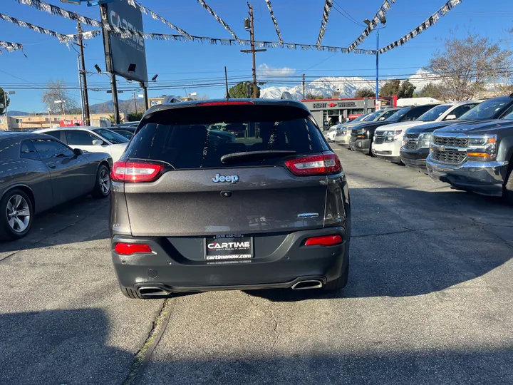 GRAY, 2018 JEEP CHEROKEE Image 12