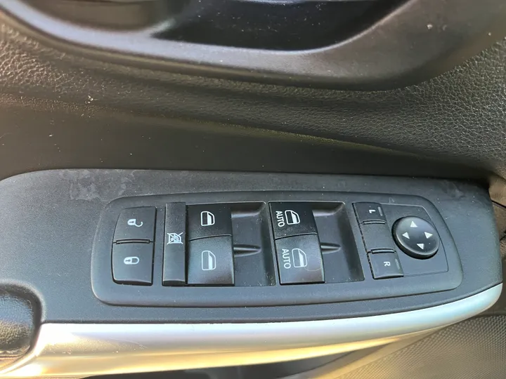 GRAY, 2018 JEEP CHEROKEE Image 27