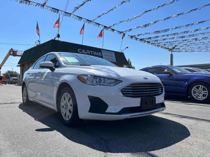 WHITE, 2019 FORD FUSION Image 3