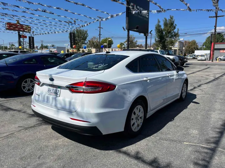 WHITE, 2019 FORD FUSION Image 10