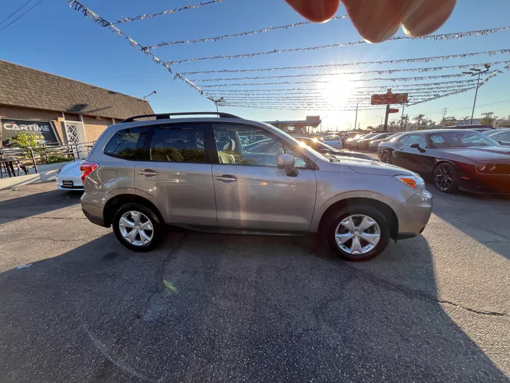 BEIGE, 2015 SUBARU FORESTER PREMIUM Image 23