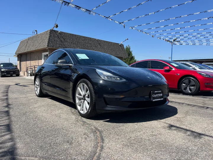 BLACK, 2018 TESLA MODEL 3 LONG RANGE Image 3