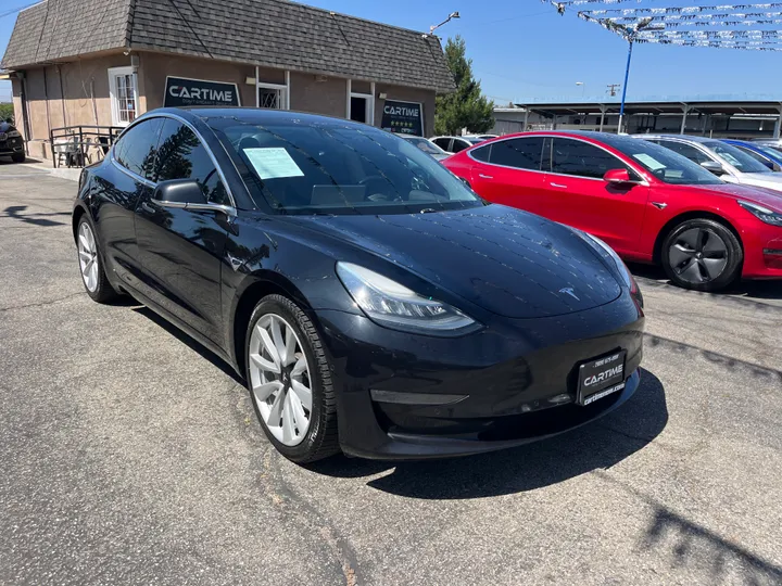 BLACK, 2018 TESLA MODEL 3 LONG RANGE Image 4