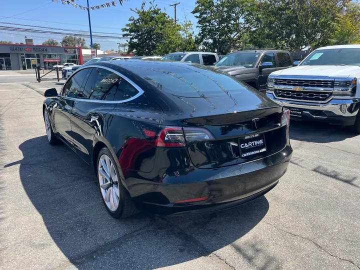 BLACK, 2018 TESLA MODEL 3 LONG RANGE Image 12