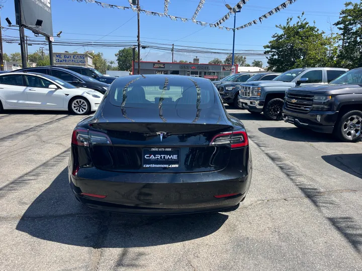 BLACK, 2018 TESLA MODEL 3 LONG RANGE Image 13