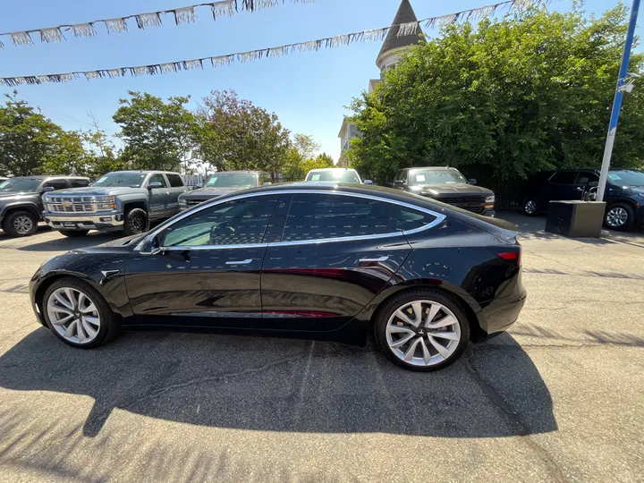 BLACK, 2018 TESLA MODEL 3 LONG RANGE Image 21