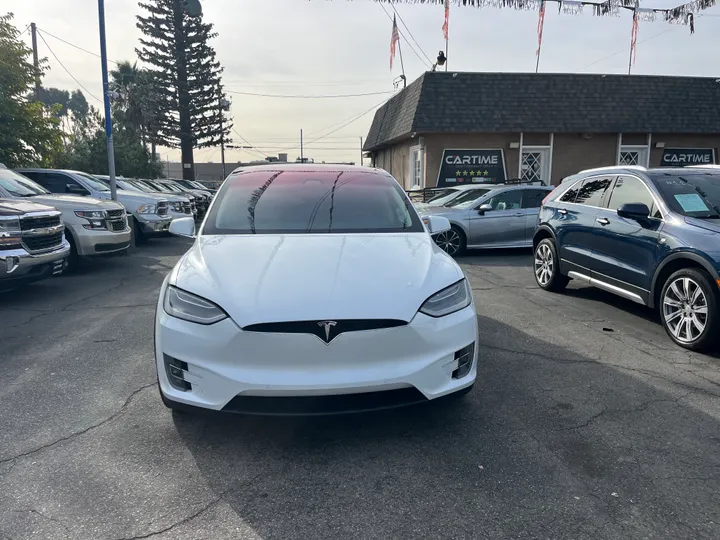 WHITE, 2017 TESLA MODEL X 100D AWD Image 5