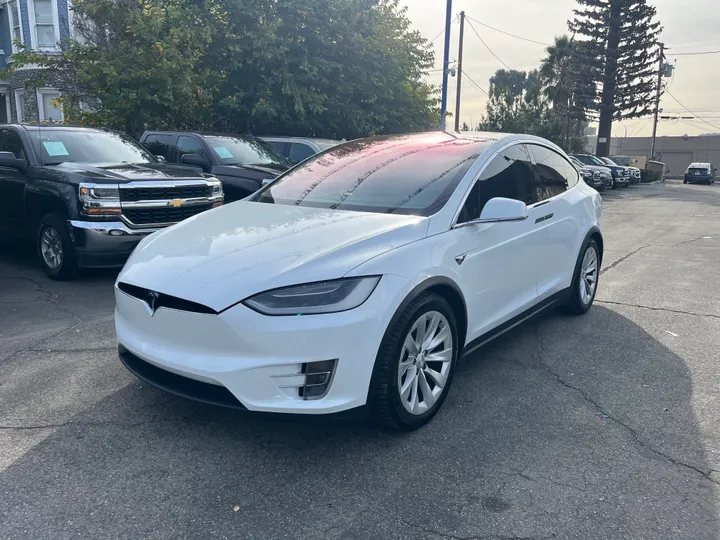 WHITE, 2017 TESLA MODEL X 100D AWD Image 6