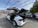 WHITE, 2017 TESLA MODEL X 100D AWD Thumnail Image 24