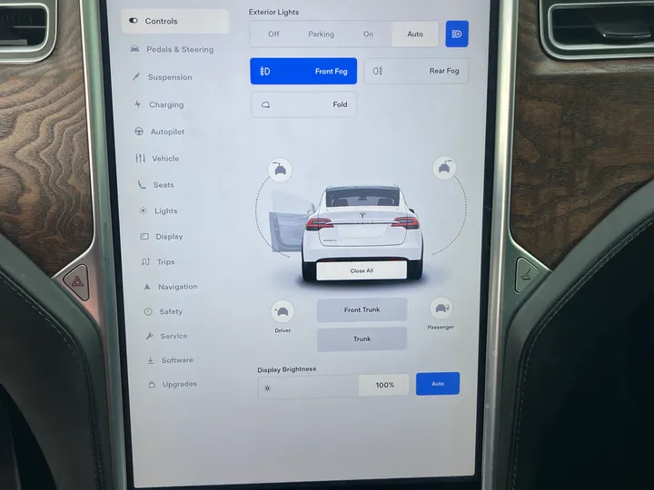 WHITE, 2017 TESLA MODEL X 100D AWD Image 38