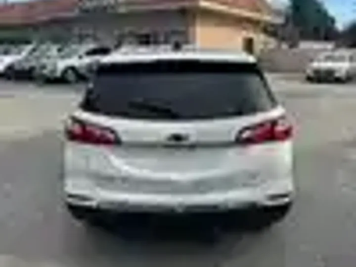 WHITE, 2020 CHEVROLET EQUINOX Image 104