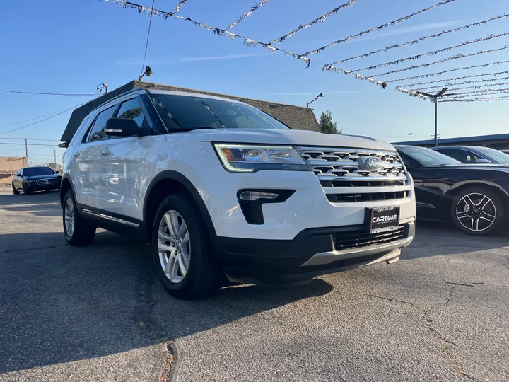 WHITE, 2019 FORD EXPLORER XLT 4WD Image 3