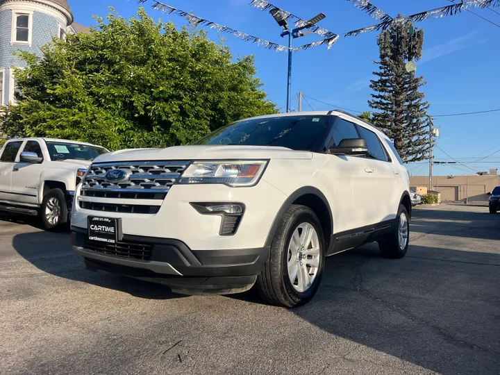 WHITE, 2019 FORD EXPLORER XLT 4WD Image 8